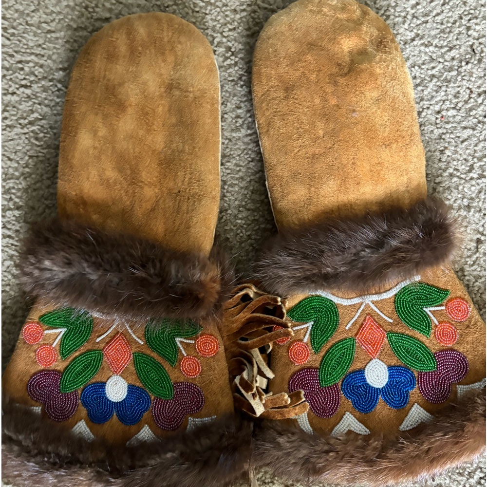 Alaskan Beaded Mittens